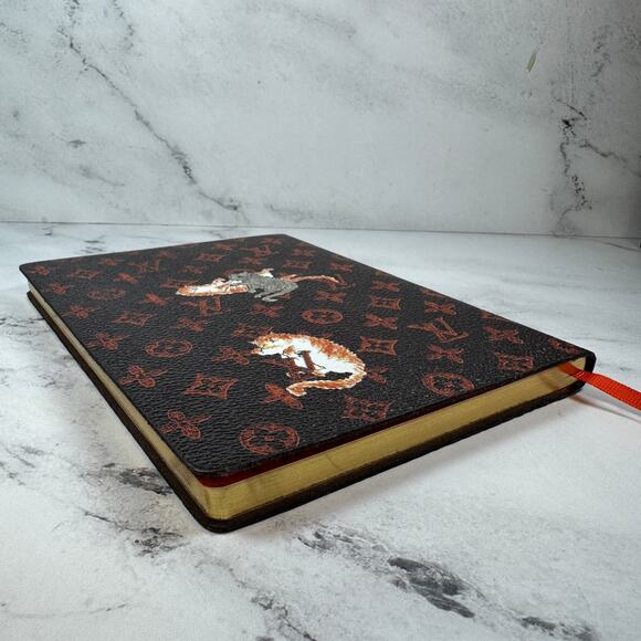 Louis Vuitton Catogram Notebook Monogram Cats Grace Coddington Canvas LV - Picture 11 of 11
